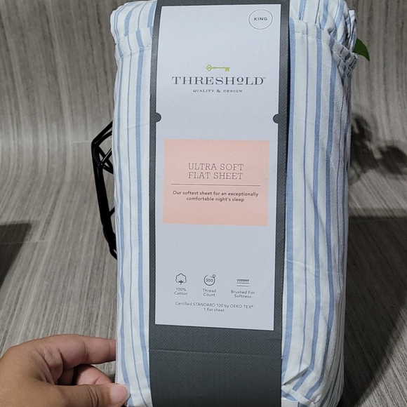 Threshold Bedding 30 Thread Count Ultra Soft Flat Sheet Threshold